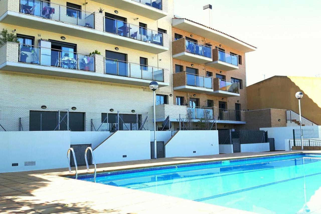 Apartamento En Blanes Con Piscina Y Parking Exterior photo
