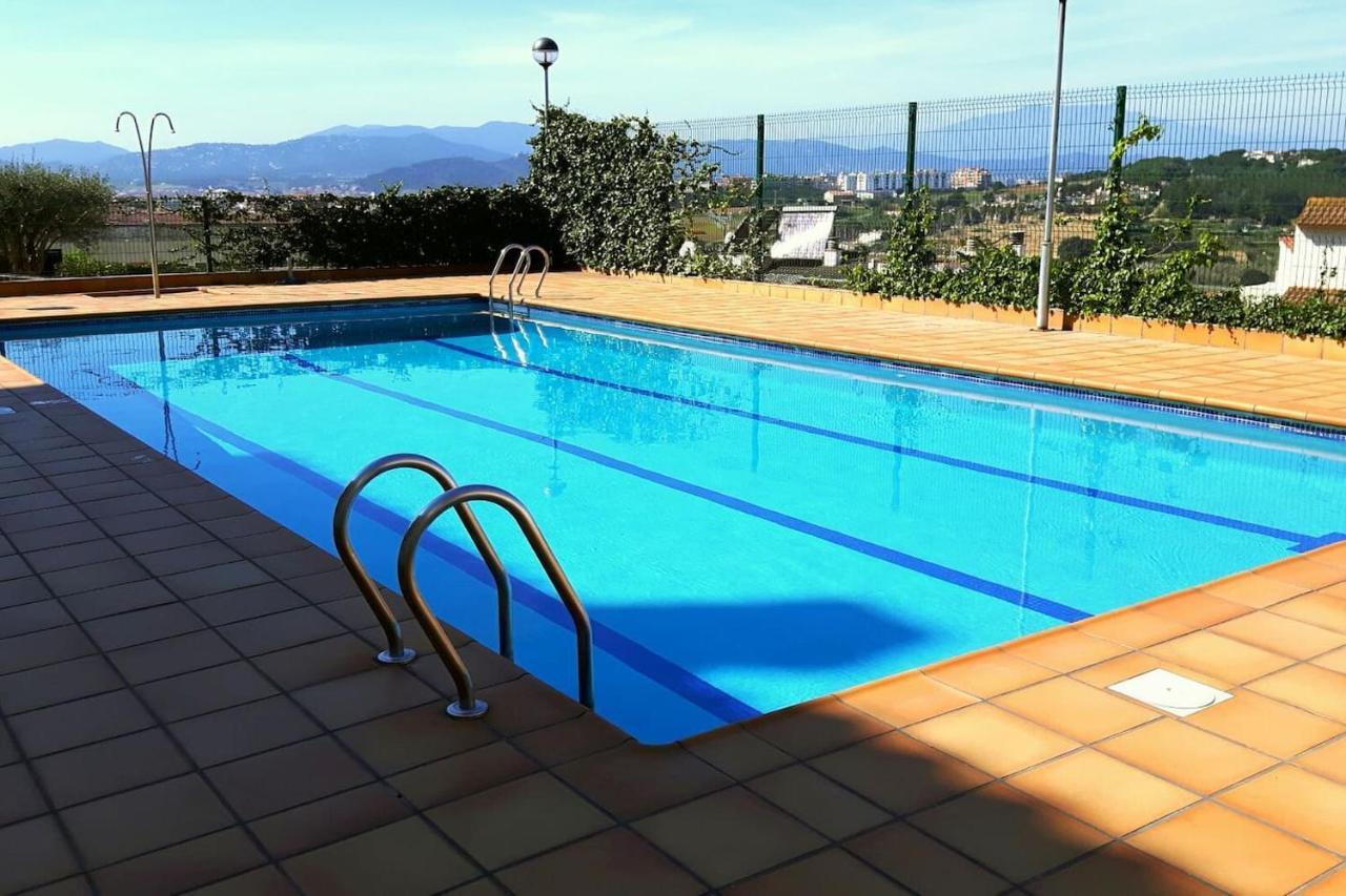 Apartamento En Blanes Con Piscina Y Parking Exterior photo