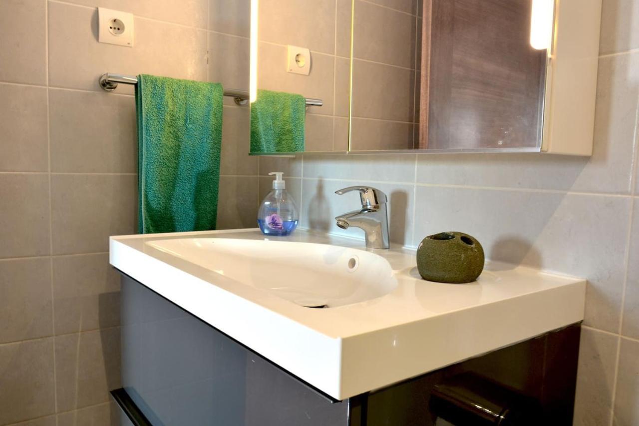Apartamento En Blanes Con Piscina Y Parking Exterior photo